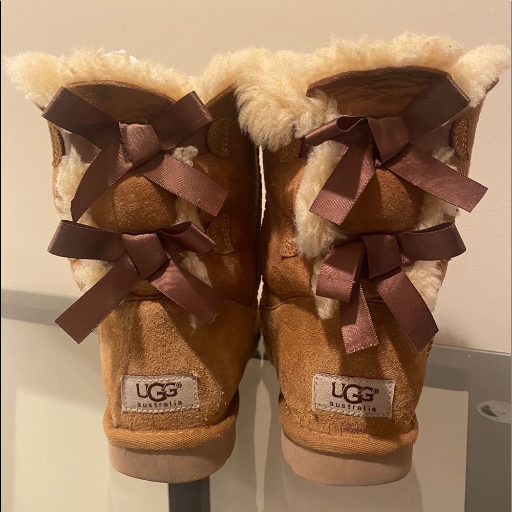 Bailey Bow Tan UGG boots women